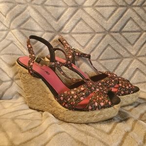 Floral wedge heels